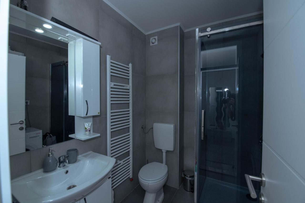 Athena Apartman Lukavica Buitenkant foto