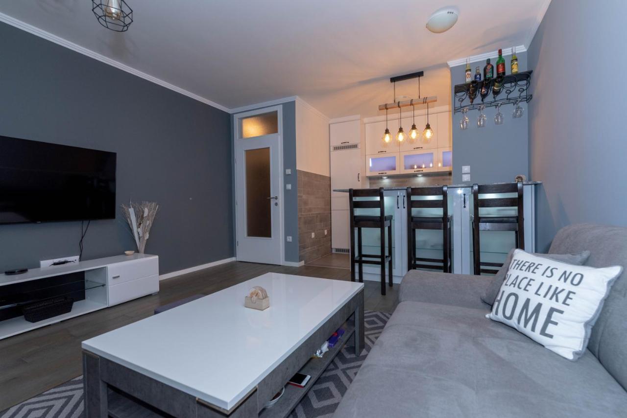 Athena Apartman Lukavica Buitenkant foto