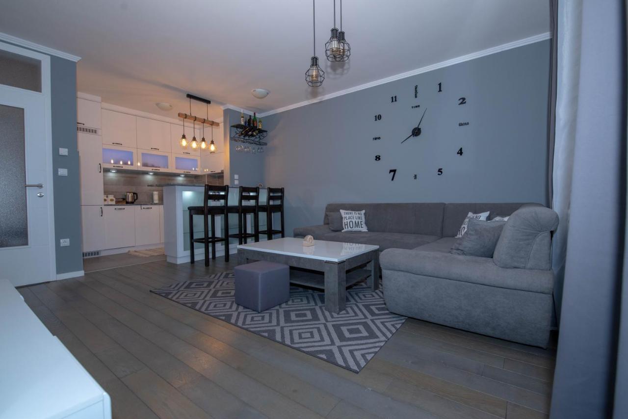 Athena Apartman Lukavica Buitenkant foto