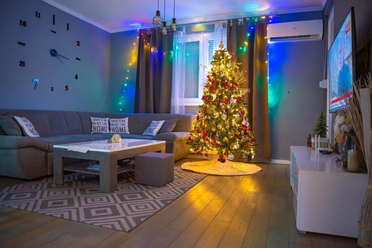 Athena Apartman Lukavica Buitenkant foto