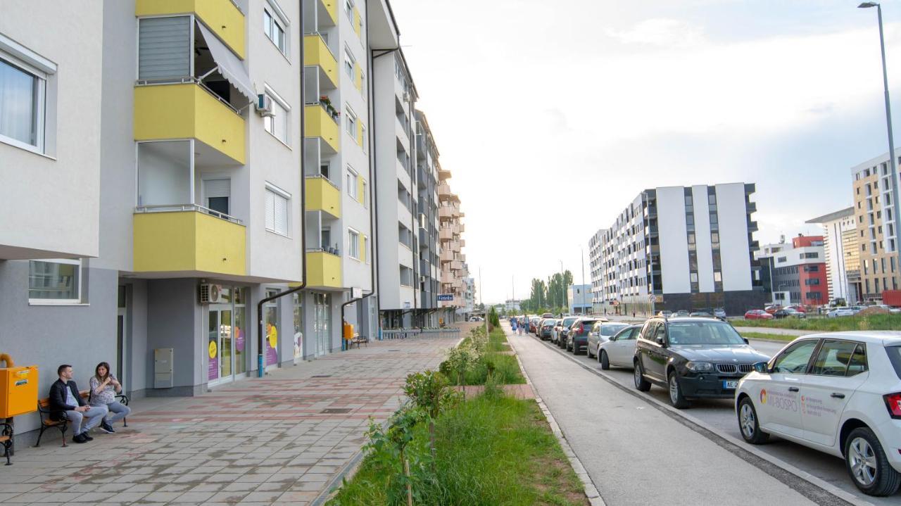 Athena Apartman Lukavica Buitenkant foto