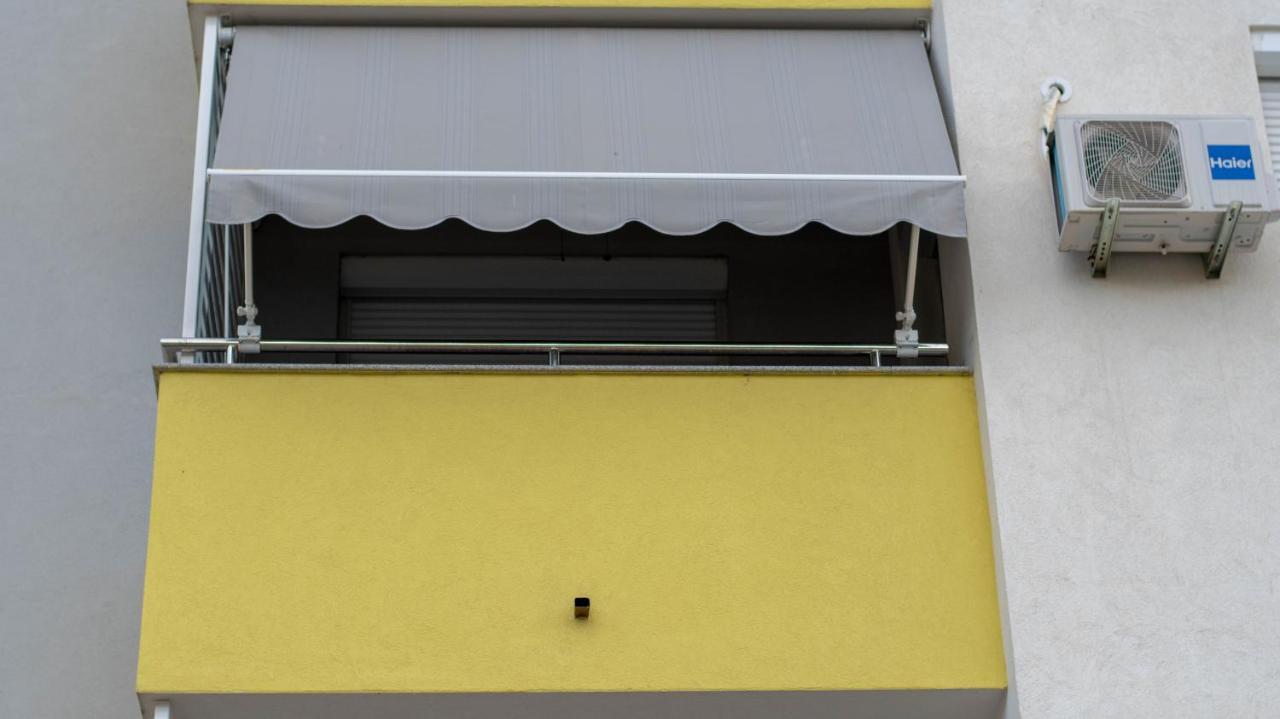 Athena Apartman Lukavica Buitenkant foto