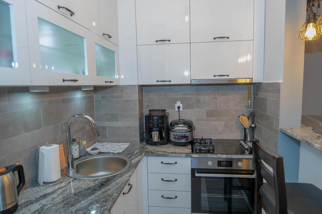 Athena Apartman Lukavica Buitenkant foto