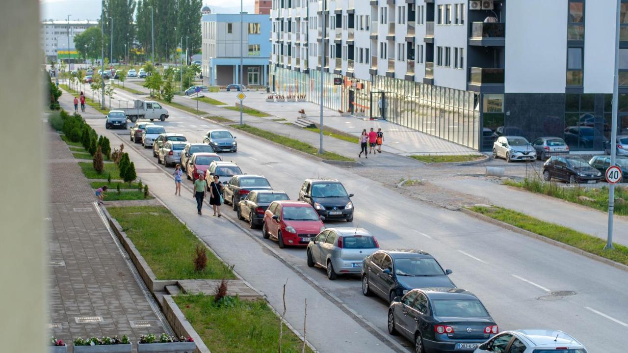 Athena Apartman Lukavica Buitenkant foto